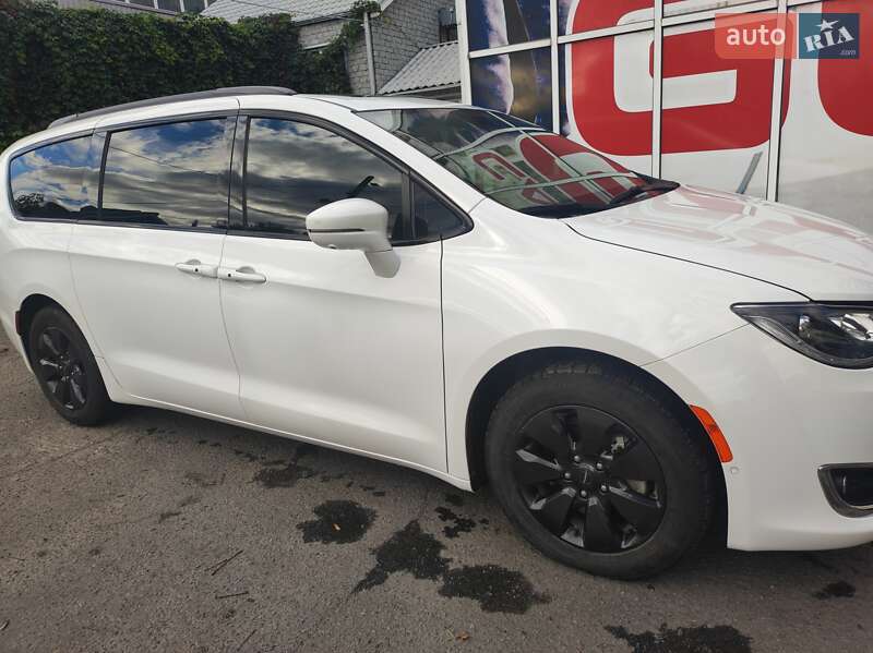 Минивэн Chrysler Pacifica 2019 в Днепре