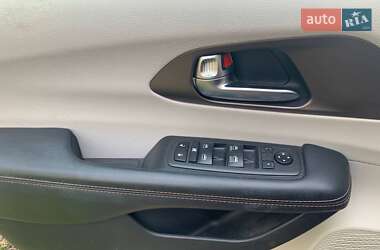 Минивэн Chrysler Pacifica 2019 в 