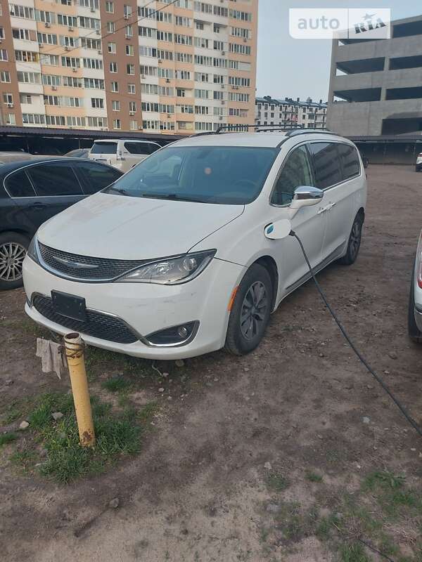 Мінівен Chrysler Pacifica 2020 в Одесі