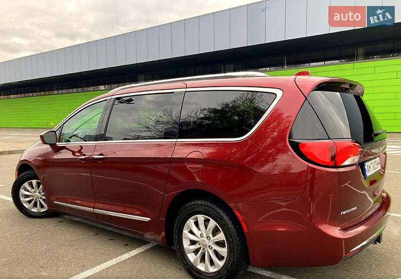 Минивэн Chrysler Pacifica 2018 в Львове фото 4 Минивэн Chrysler Pacifica 2018 в Львове