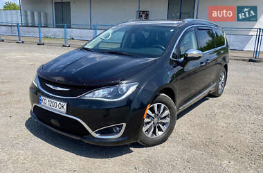 Минивэн Chrysler Pacifica 2020 в Ужгороде