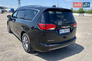 Мінівен Chrysler Pacifica 2020 в Ужгороді