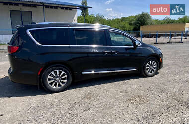 Минивэн Chrysler Pacifica 2020 в Ужгороде