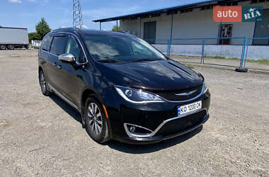 Мінівен Chrysler Pacifica 2020 в Ужгороді