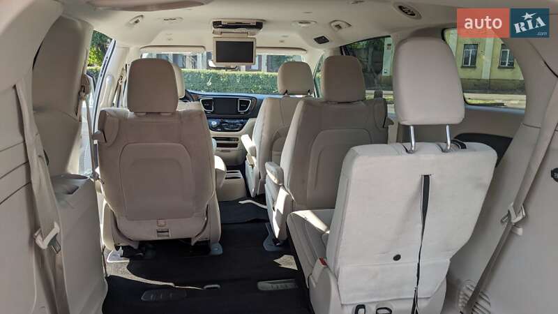 Мінівен Chrysler Pacifica 2018 в Києві