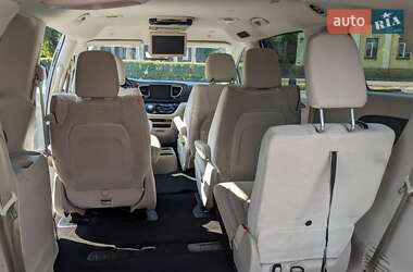 Минивэн Chrysler Pacifica 2018 в 