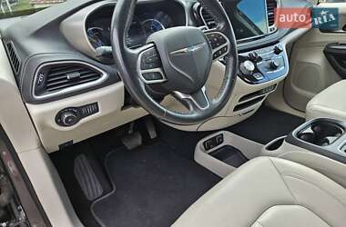 Минивэн Chrysler Pacifica 2021 в Киеве