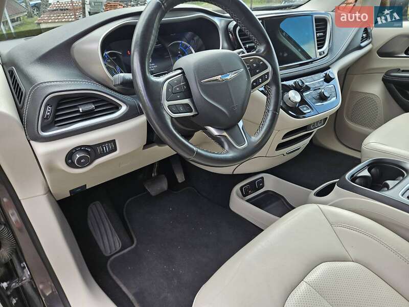 Минивэн Chrysler Pacifica 2021 в Киеве фото 13 Минивэн Chrysler Pacifica 2021 в Киеве