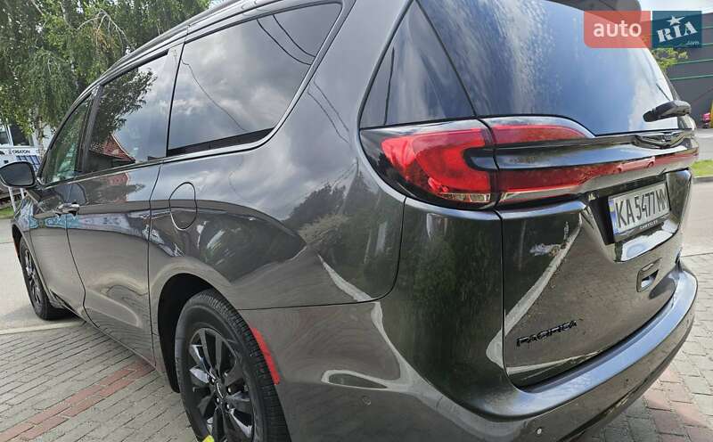 Минивэн Chrysler Pacifica 2021 в Киеве фото 8 Минивэн Chrysler Pacifica 2021 в Киеве