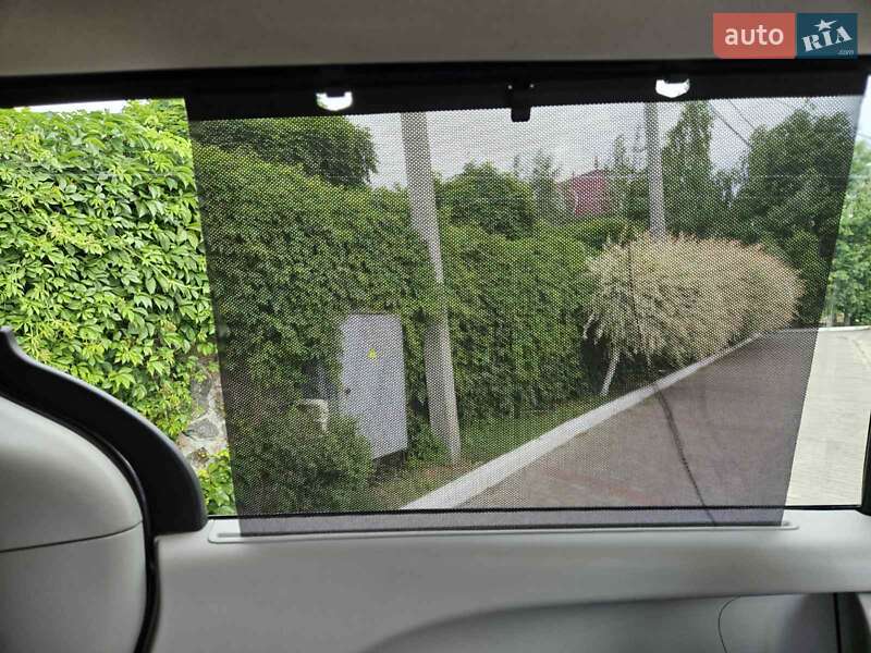 Минивэн Chrysler Pacifica 2021 в Киеве фото 23 Минивэн Chrysler Pacifica 2021 в Киеве