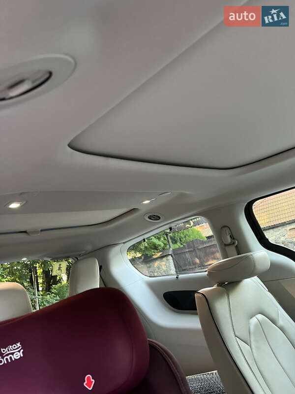 Мінівен Chrysler Pacifica 2021 в Вінниці