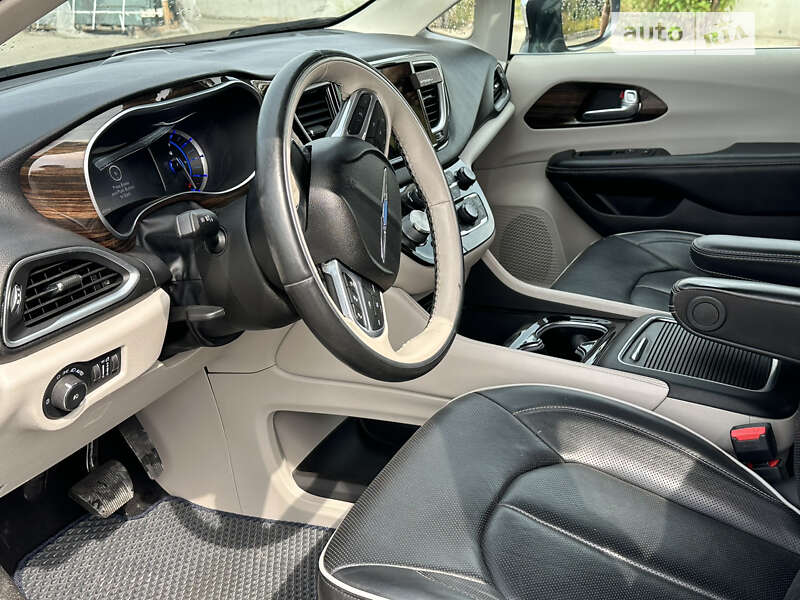 Минивэн Chrysler Pacifica 2020 в Ирпене