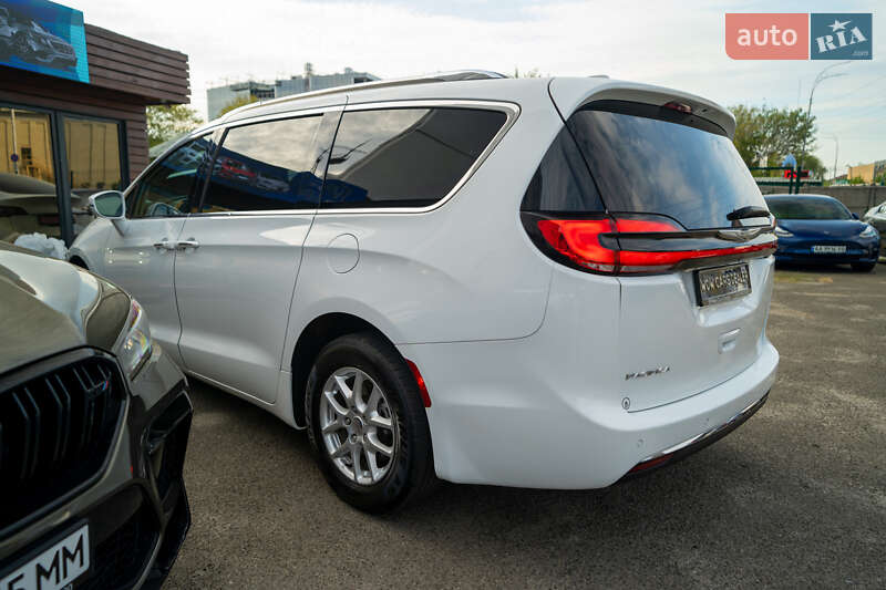 Минивэн Chrysler Pacifica 2021 в Киеве фото 10 Минивэн Chrysler Pacifica 2021 в Киеве