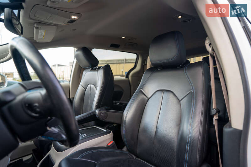 Минивэн Chrysler Pacifica 2021 в Киеве фото 15 Минивэн Chrysler Pacifica 2021 в Киеве