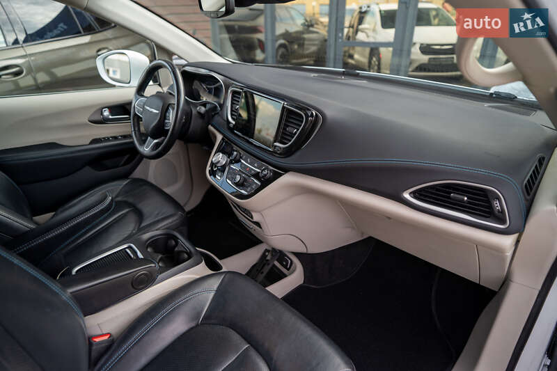 Минивэн Chrysler Pacifica 2021 в Киеве фото 31 Минивэн Chrysler Pacifica 2021 в Киеве