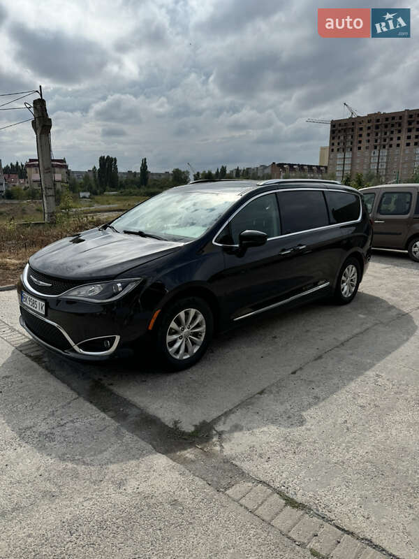 Минивэн Chrysler Pacifica 2019 в Ровно
