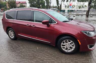 Минивэн Chrysler Pacifica 2020 в Хмельницком