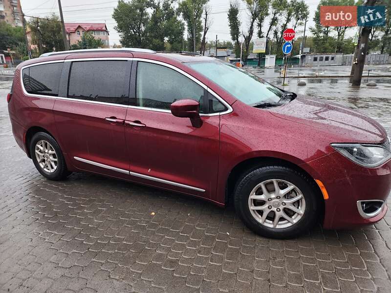 Минивэн Chrysler Pacifica 2020 в Хмельницком