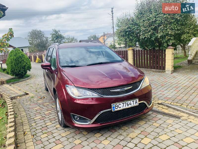 Минивэн Chrysler Pacifica 2019 в Трускавце