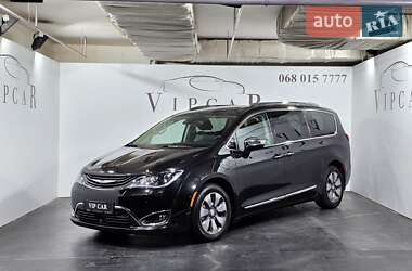 Минивэн Chrysler Pacifica 2017 в Киеве