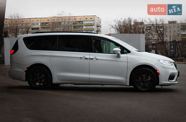 Мінівен Chrysler Pacifica 2020 в Києві