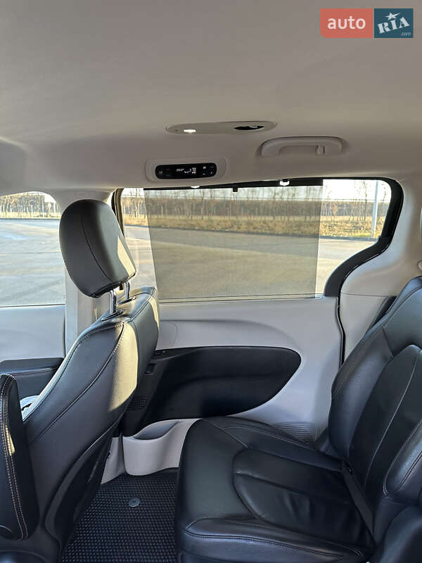 Минивэн Chrysler Pacifica 2017 в Днепре