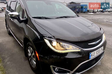 Мінівен Chrysler Pacifica 2020 в 