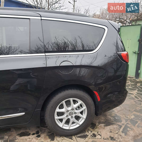 Минивэн Chrysler Pacifica 2016 в Ахтырке
