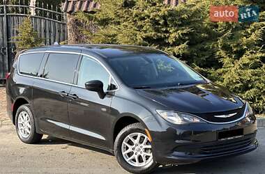 Минивэн Chrysler Pacifica 2016 в Киеве