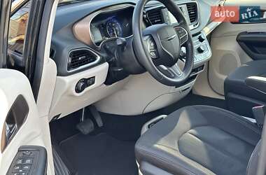 Мінівен Chrysler Pacifica 2016 в Києві