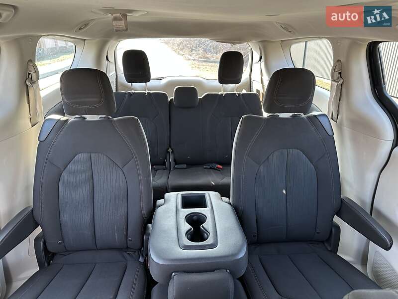 Минивэн Chrysler Pacifica 2016 в Киеве