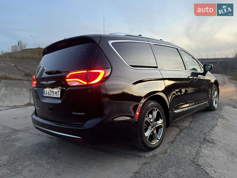 Мінівен Chrysler Pacifica 2018 в Києві