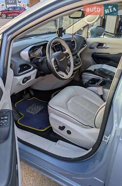 Минивэн Chrysler Pacifica 2017 в Сарнах