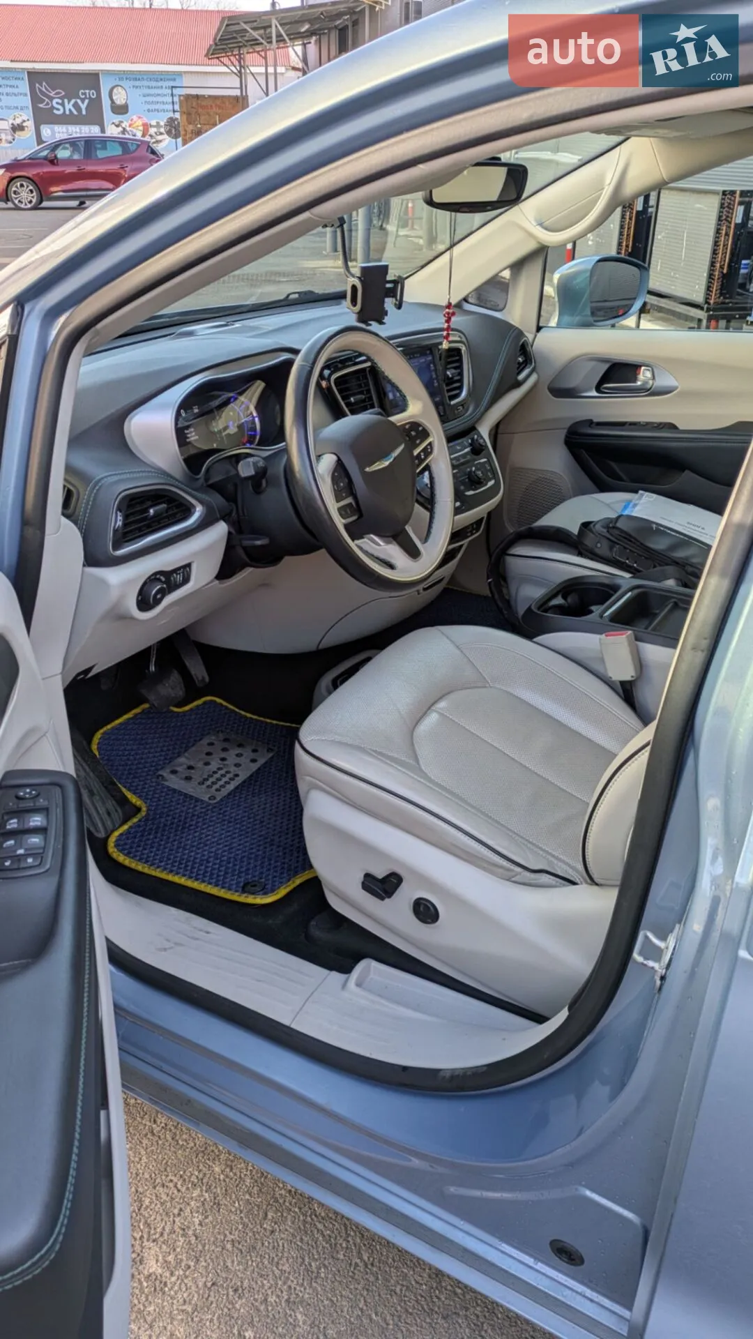 2017 Chrysler Pacifica - мініатюра 3