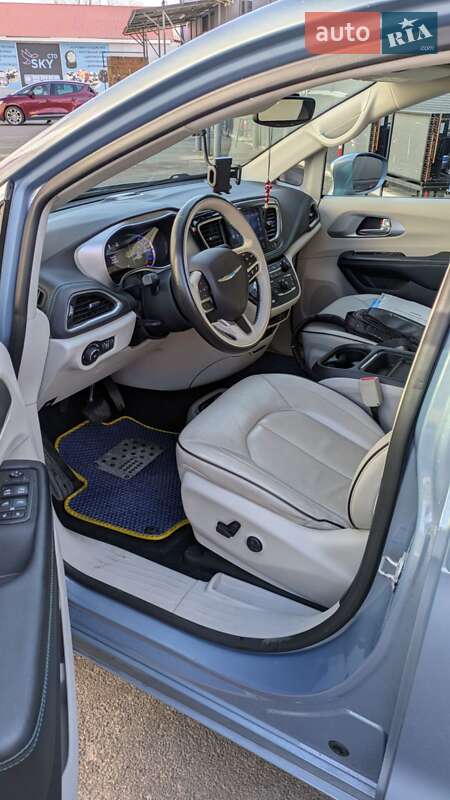 Минивэн Chrysler Pacifica 2017 в Сарнах
