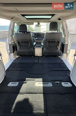 Минивэн Chrysler Pacifica 2019 в 