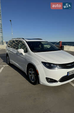 Минивэн Chrysler Pacifica 2019 в Одессе фото 3 Минивэн Chrysler Pacifica 2019 в Одессе