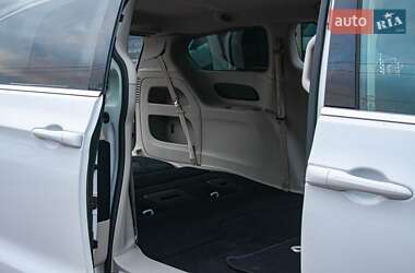 Минивэн Chrysler Pacifica 2017 в 