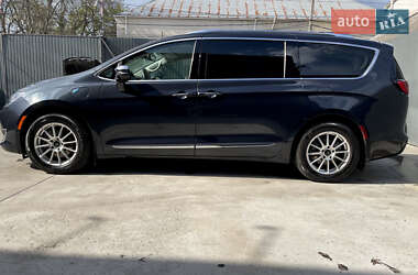 Минивэн Chrysler Pacifica 2019 в Одессе