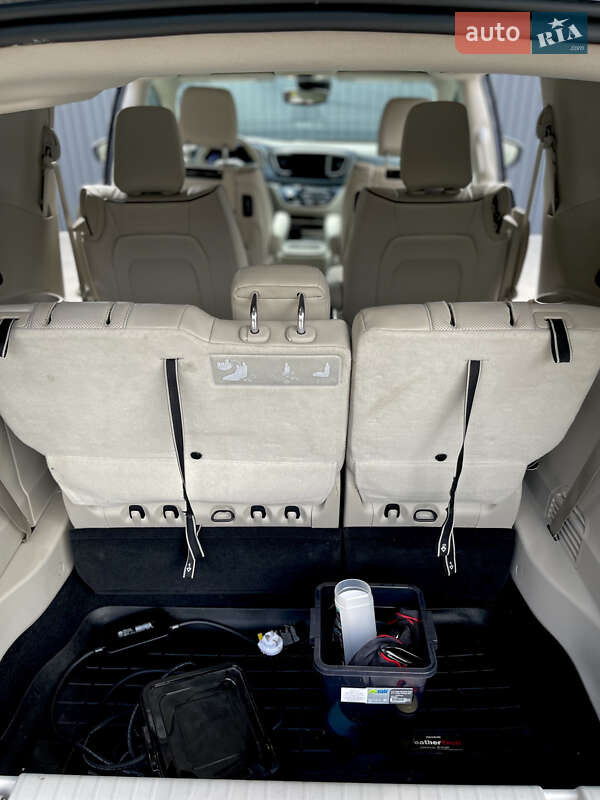 Минивэн Chrysler Pacifica 2019 в Одессе