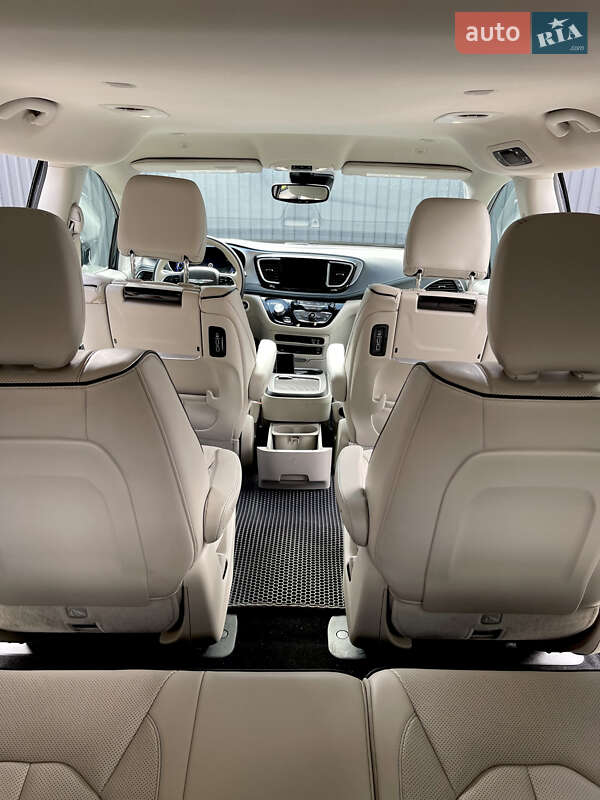 Минивэн Chrysler Pacifica 2019 в Одессе