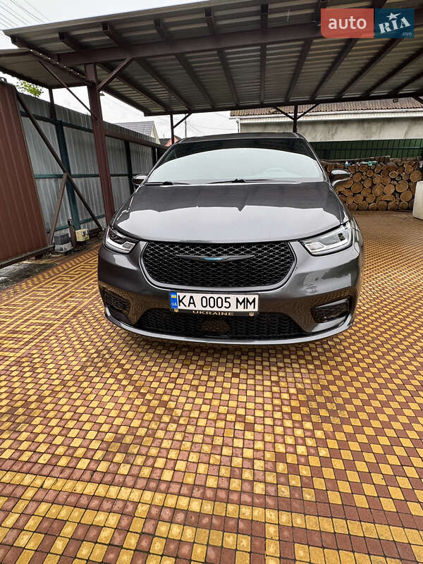 Мінівен Chrysler Pacifica 2022 в Києві
