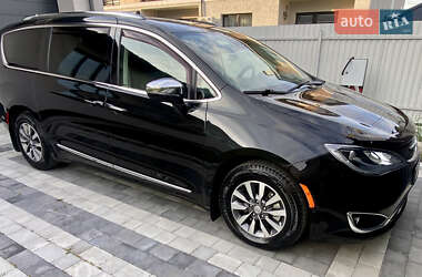 Мінівен Chrysler Pacifica 2020 в 