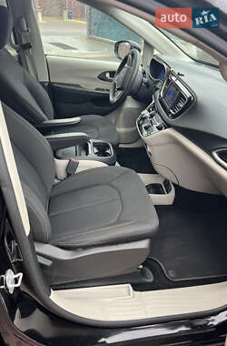Универсал Chrysler Pacifica 2018 в 