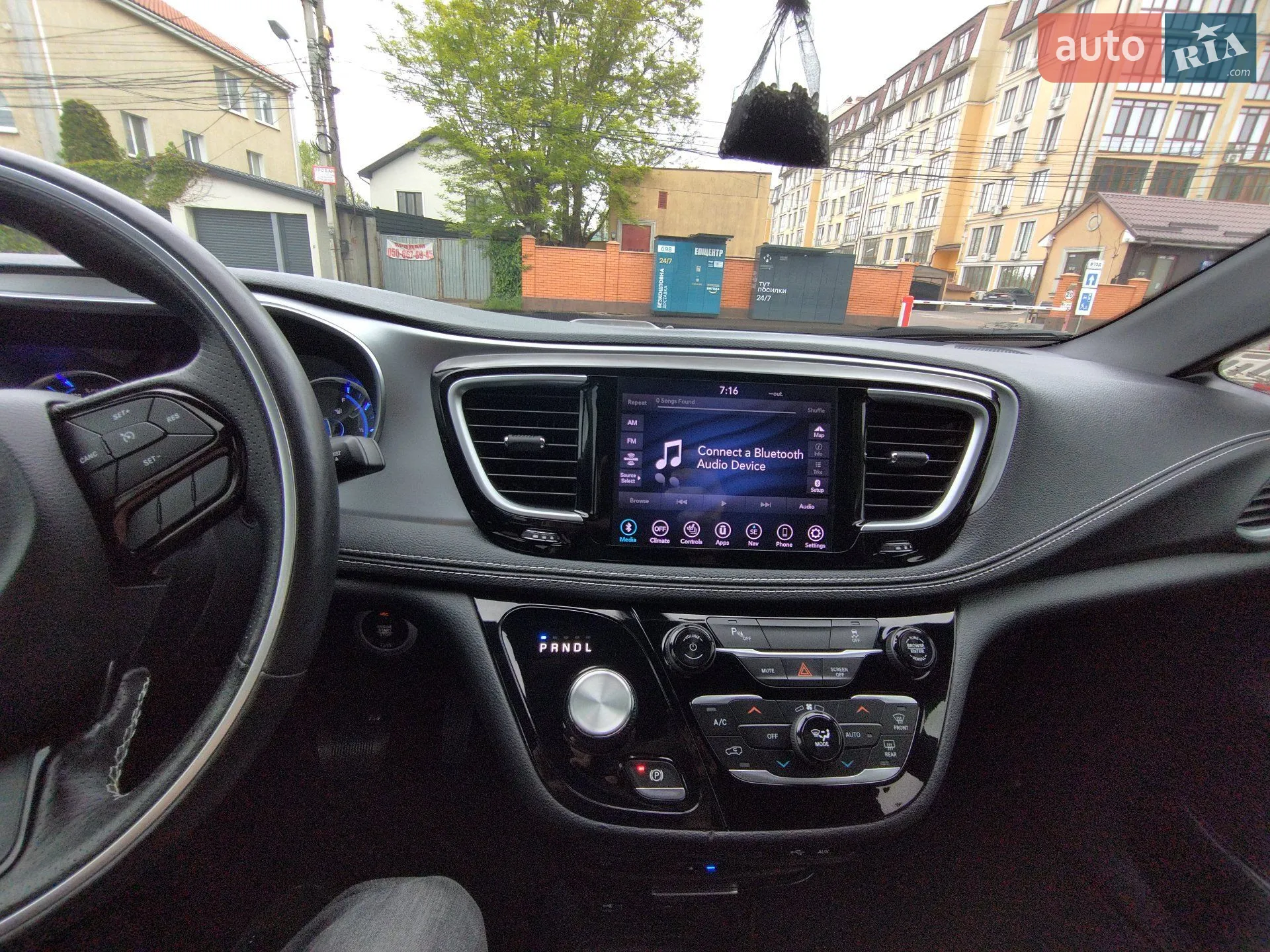 2020 Chrysler Pacifica - мініатюра 10