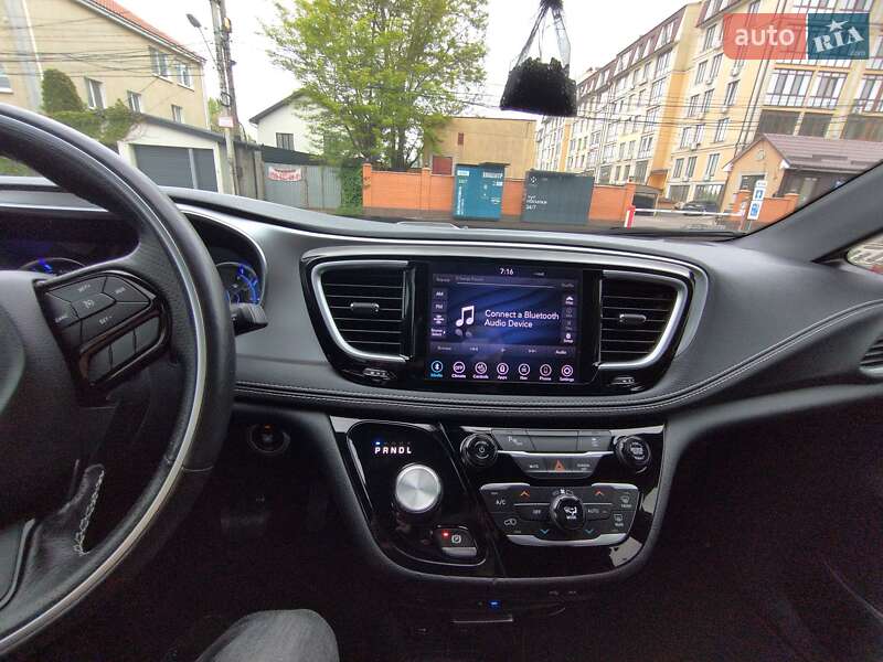 Минивэн Chrysler Pacifica 2020 в Одессе