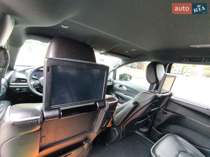 Минивэн Chrysler Pacifica 2020 в Одессе