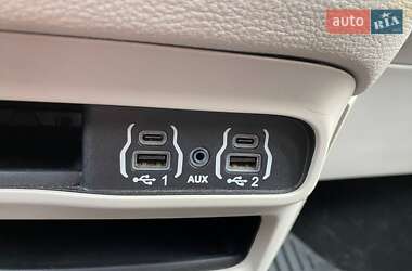 Позашляховик / Кросовер Chrysler Pacifica 2021 в 