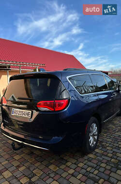 Минивэн Chrysler Pacifica 2017 в 