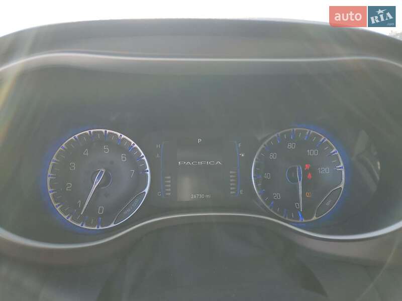 Минивэн Chrysler Pacifica 2018 в Львове